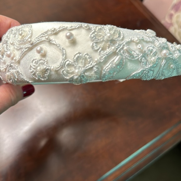 Beaded pearl headband - Picture 5 of 7